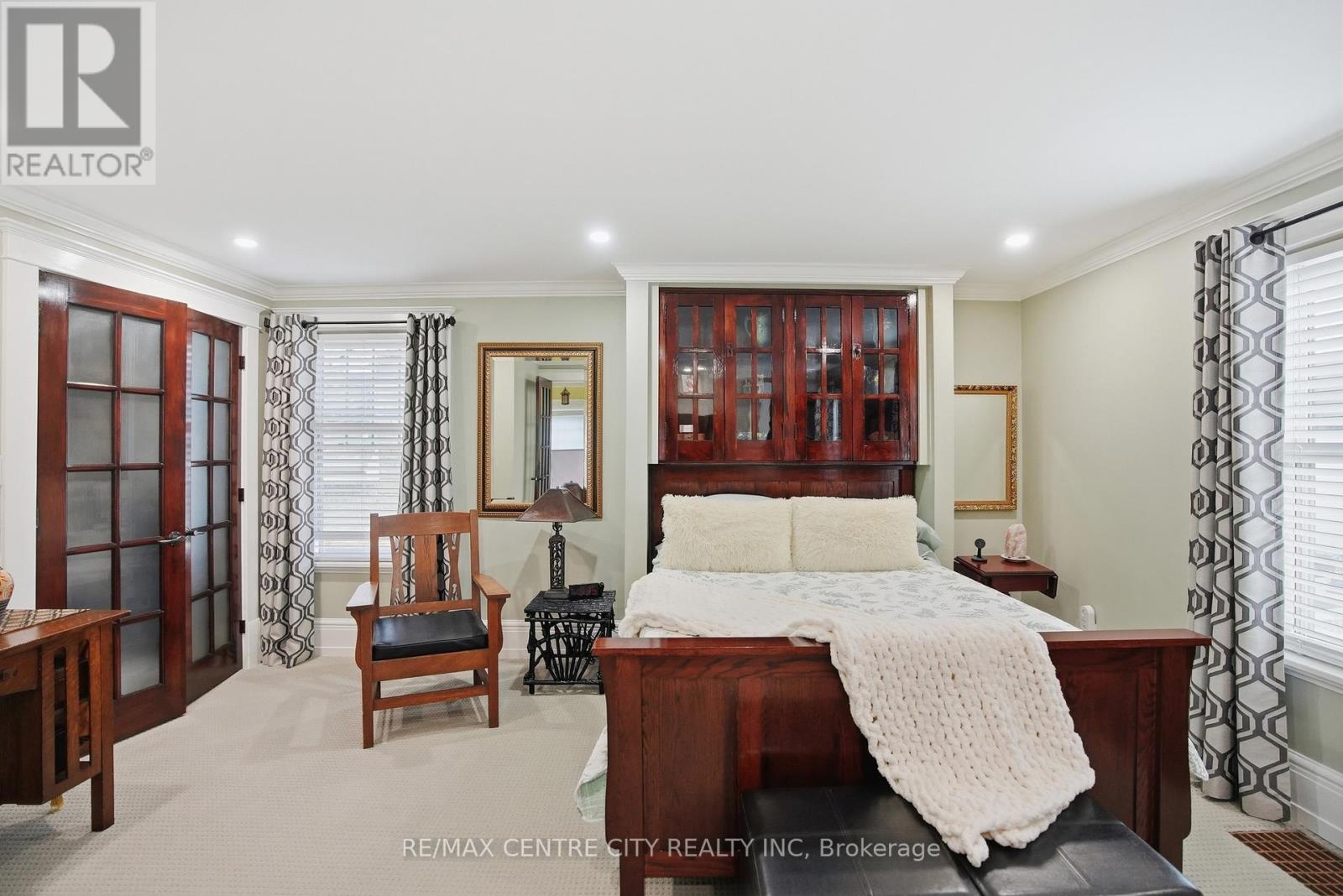 441 Woodman Avenue — photo 25