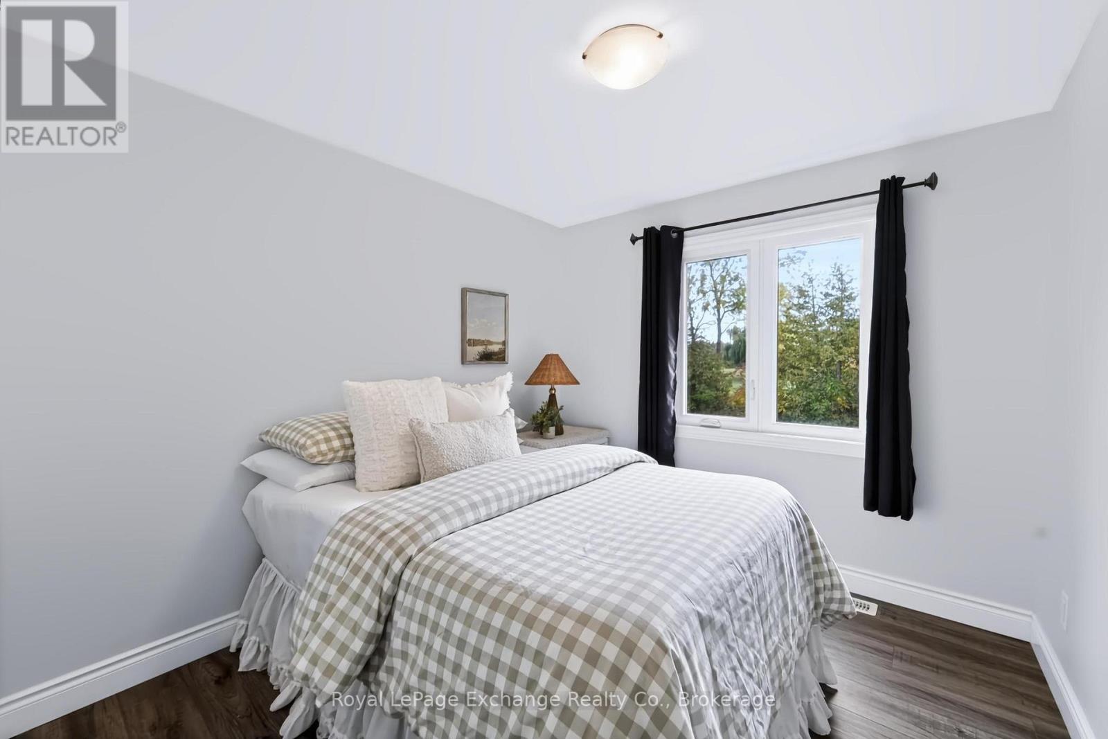 40 GOLF LINKS ROAD - Image 23