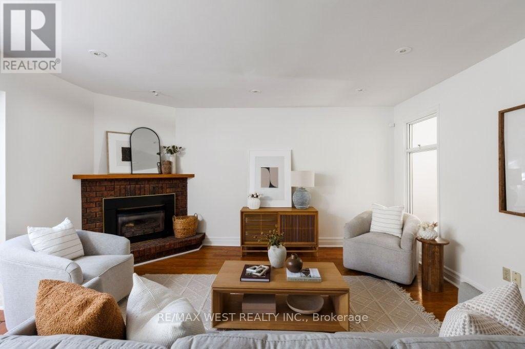 256 ERSKINE AVENUE - 3