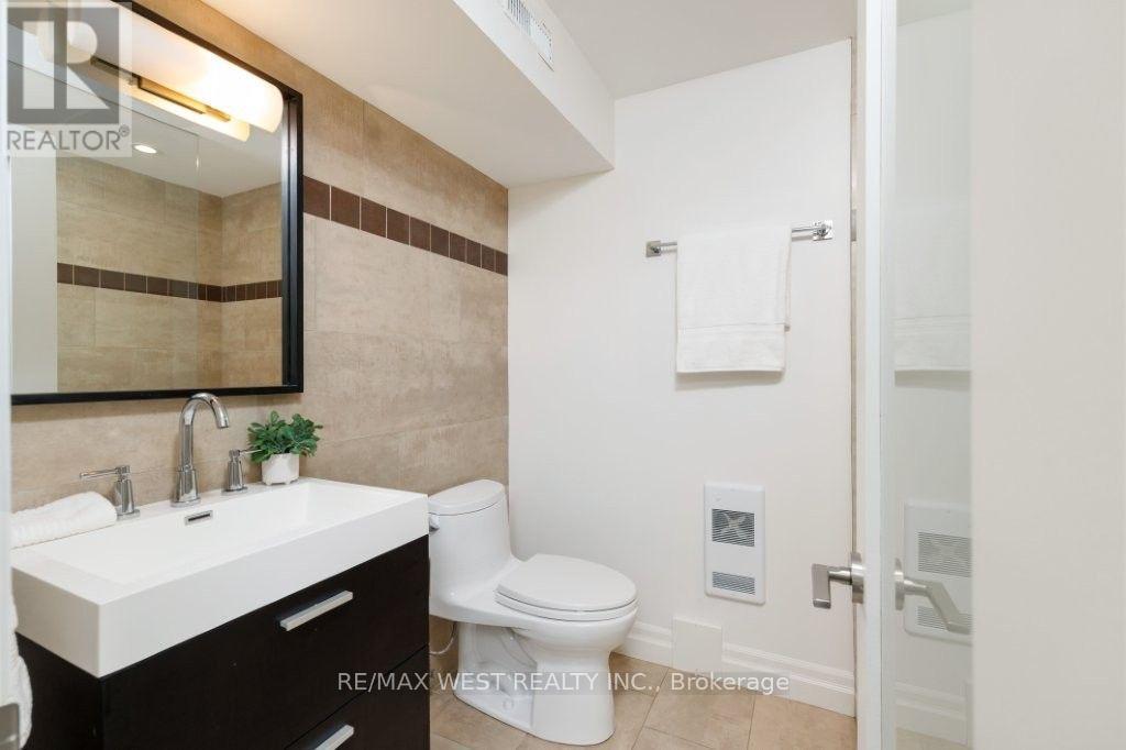 256 ERSKINE AVENUE - 30