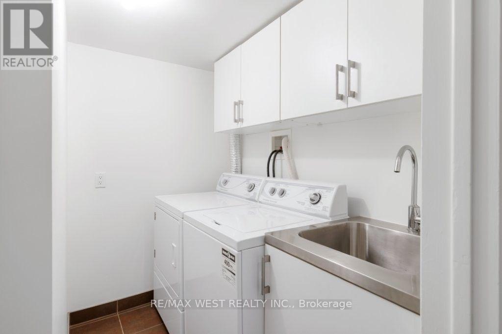 256 ERSKINE AVENUE - 32