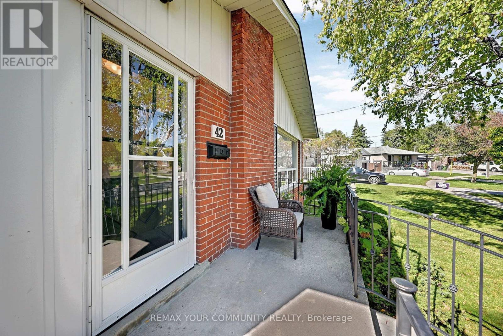 42 Beacon Road, Toronto, ON photo 2