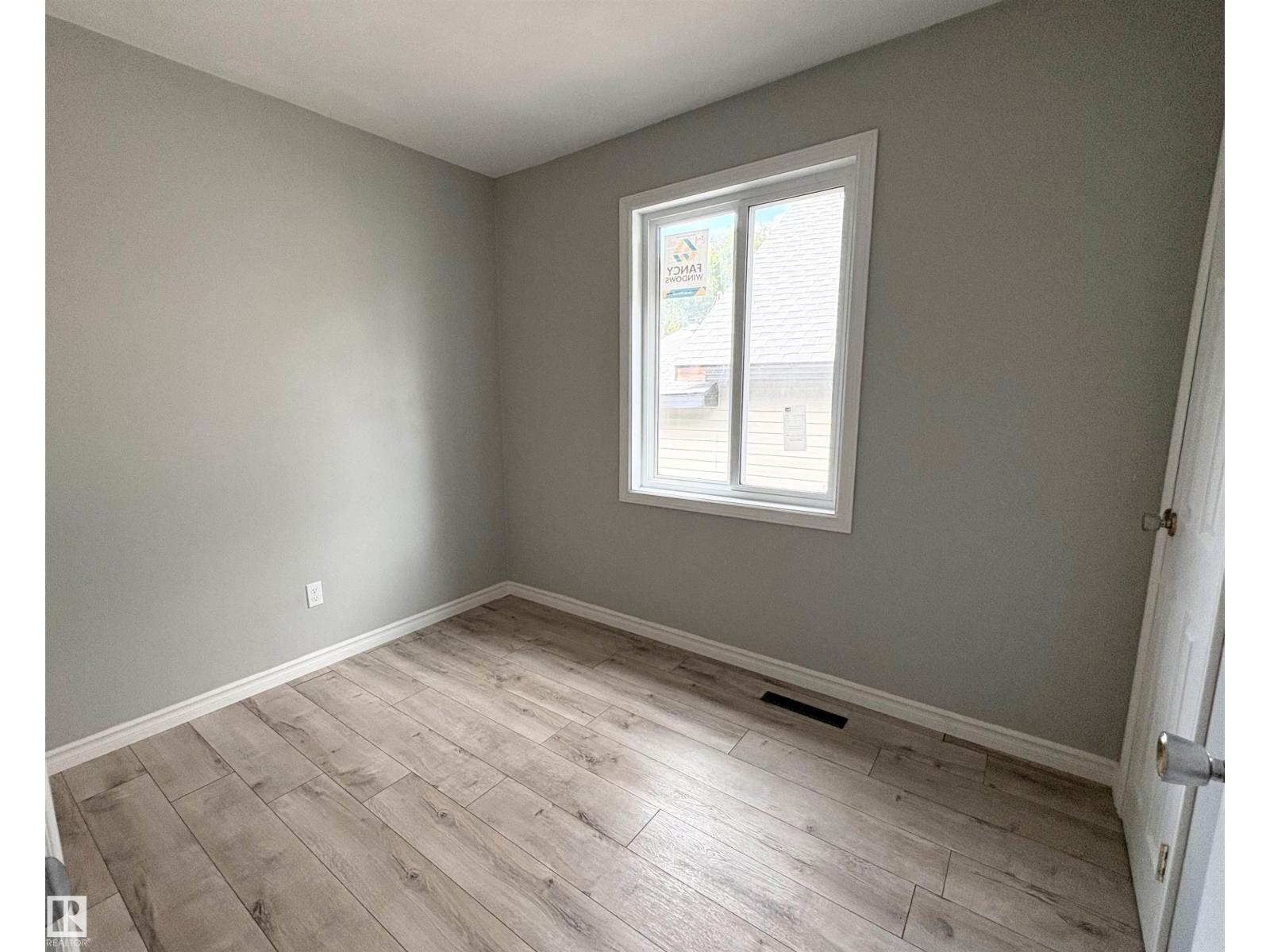 12764 118 ST NW - 12