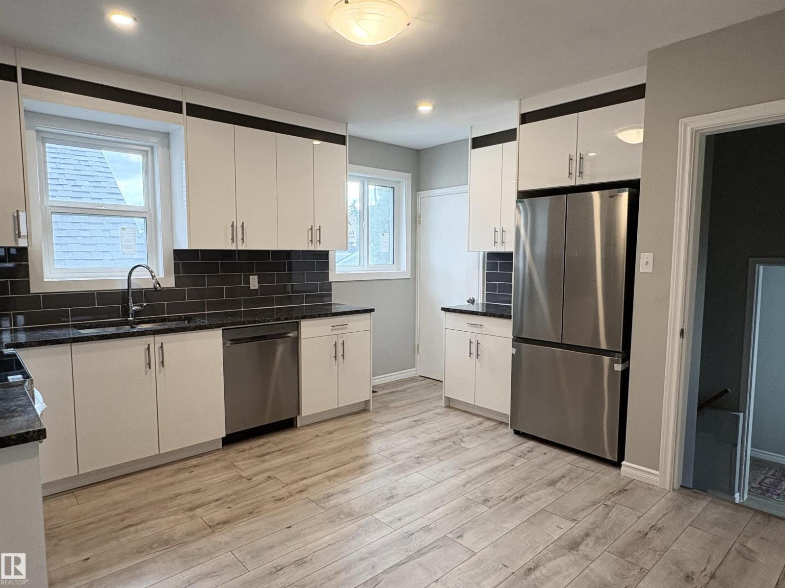 12764 118 ST NW - 4