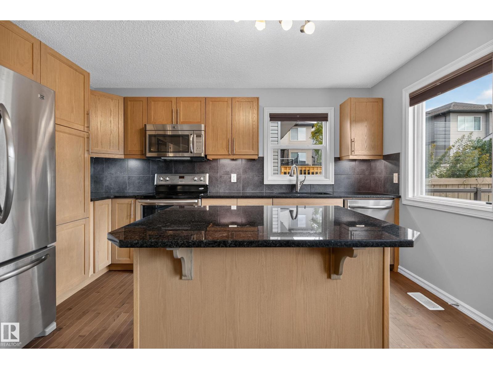 821 36A AV NW - 10