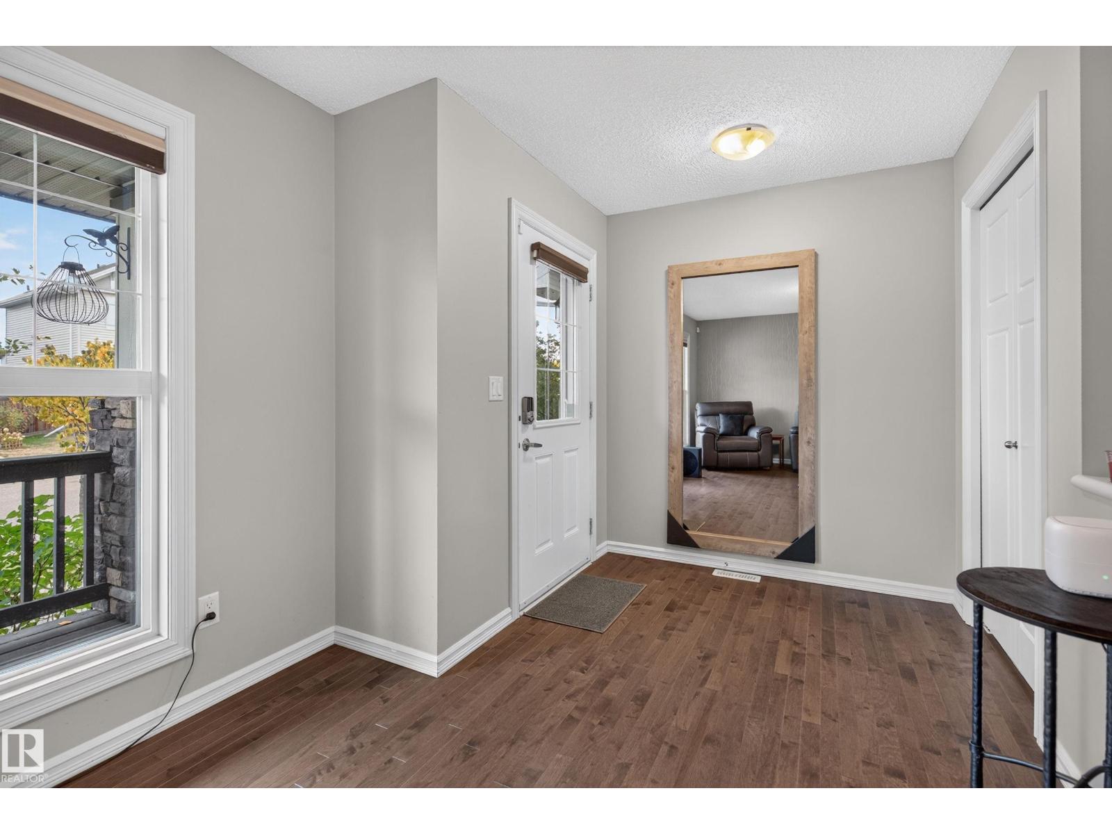 821 36A AV NW - 2
