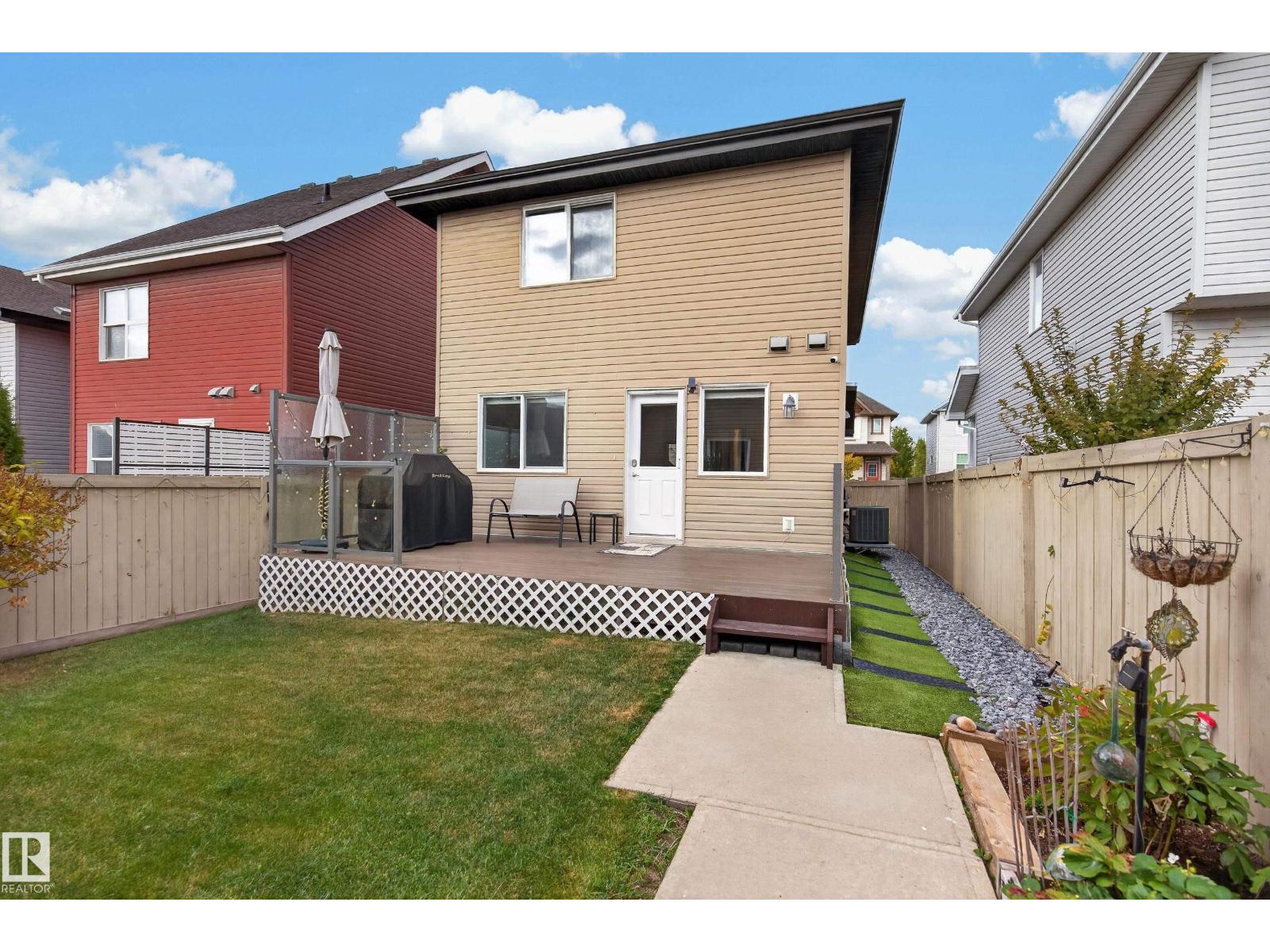 821 36A AV NW - 32