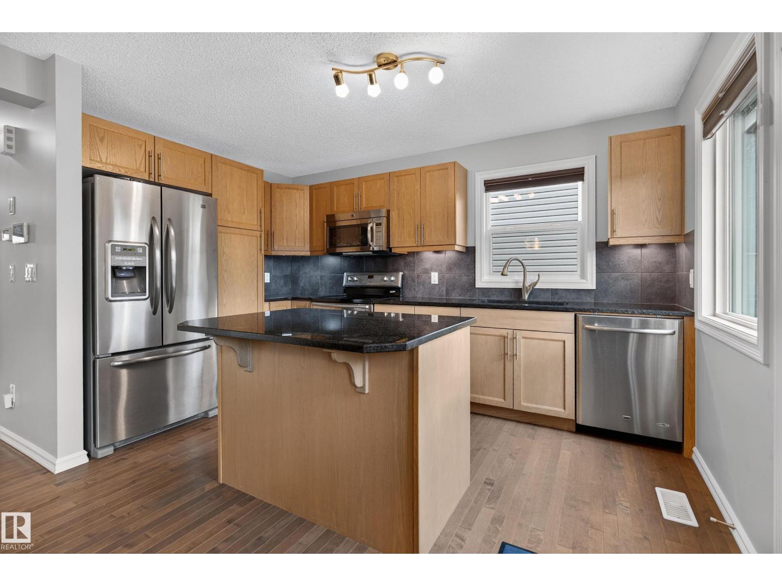 821 36A AV NW - 9