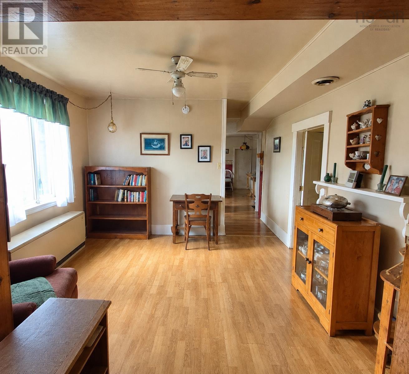 9794 Highway 8 - 8
