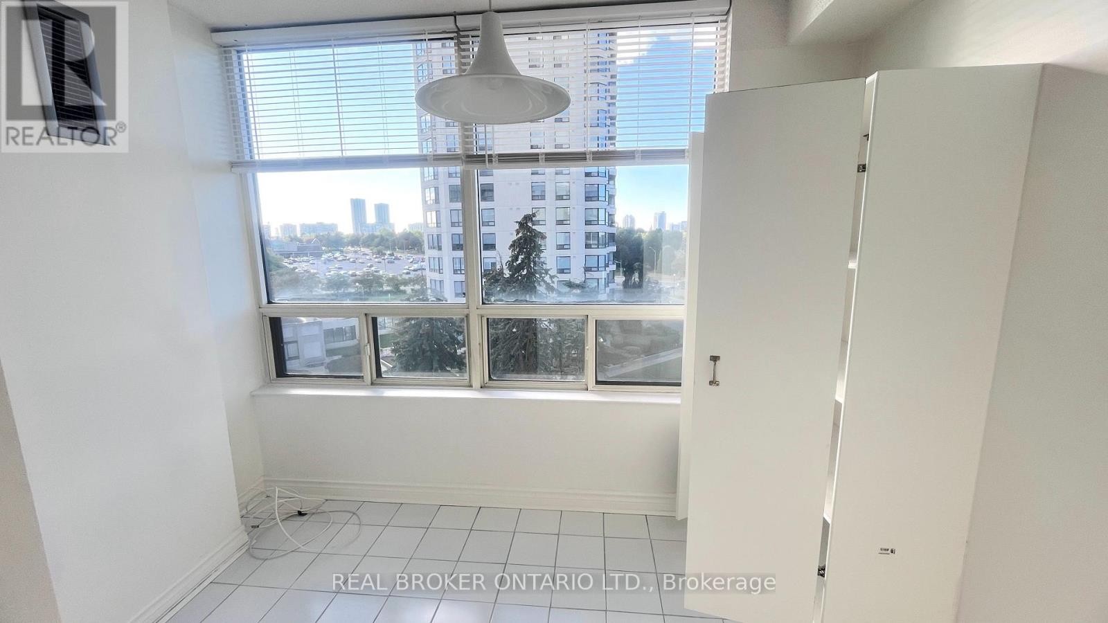 #509 333 CLARK AVENUE W - 10