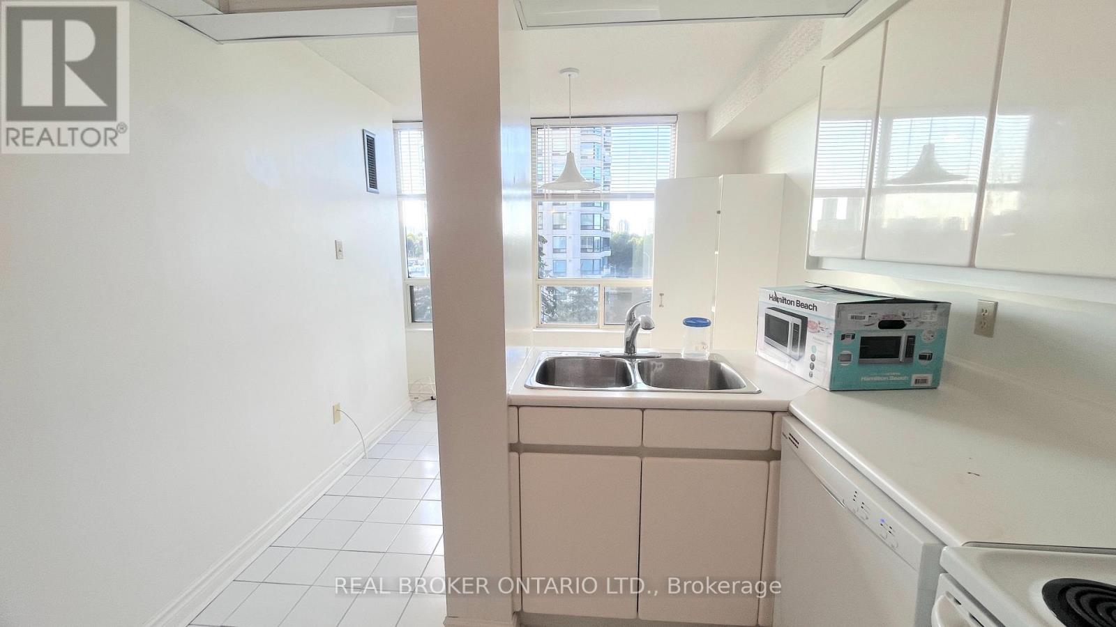 #509 333 CLARK AVENUE W - 11
