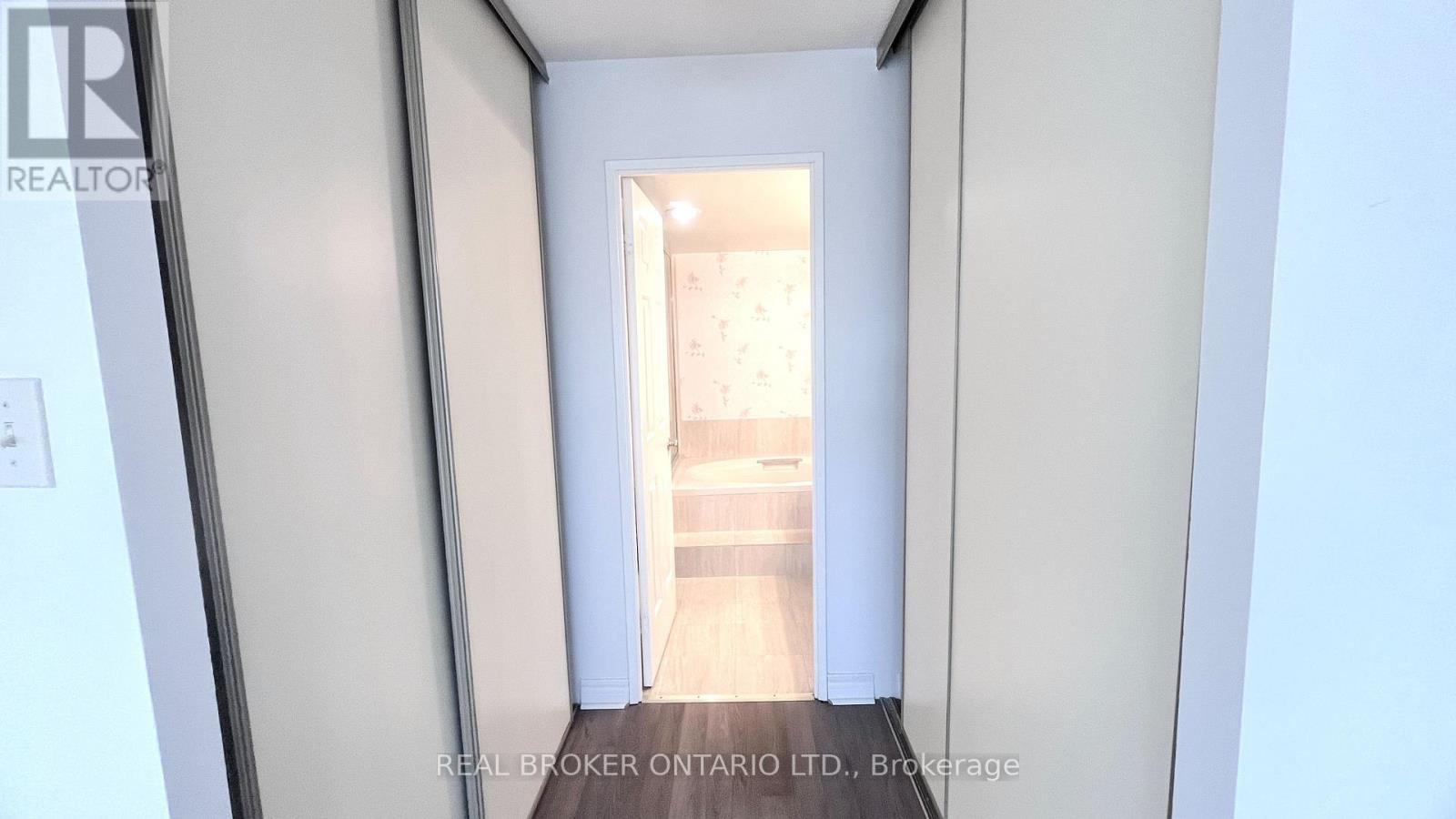 #509 333 CLARK AVENUE W - 15