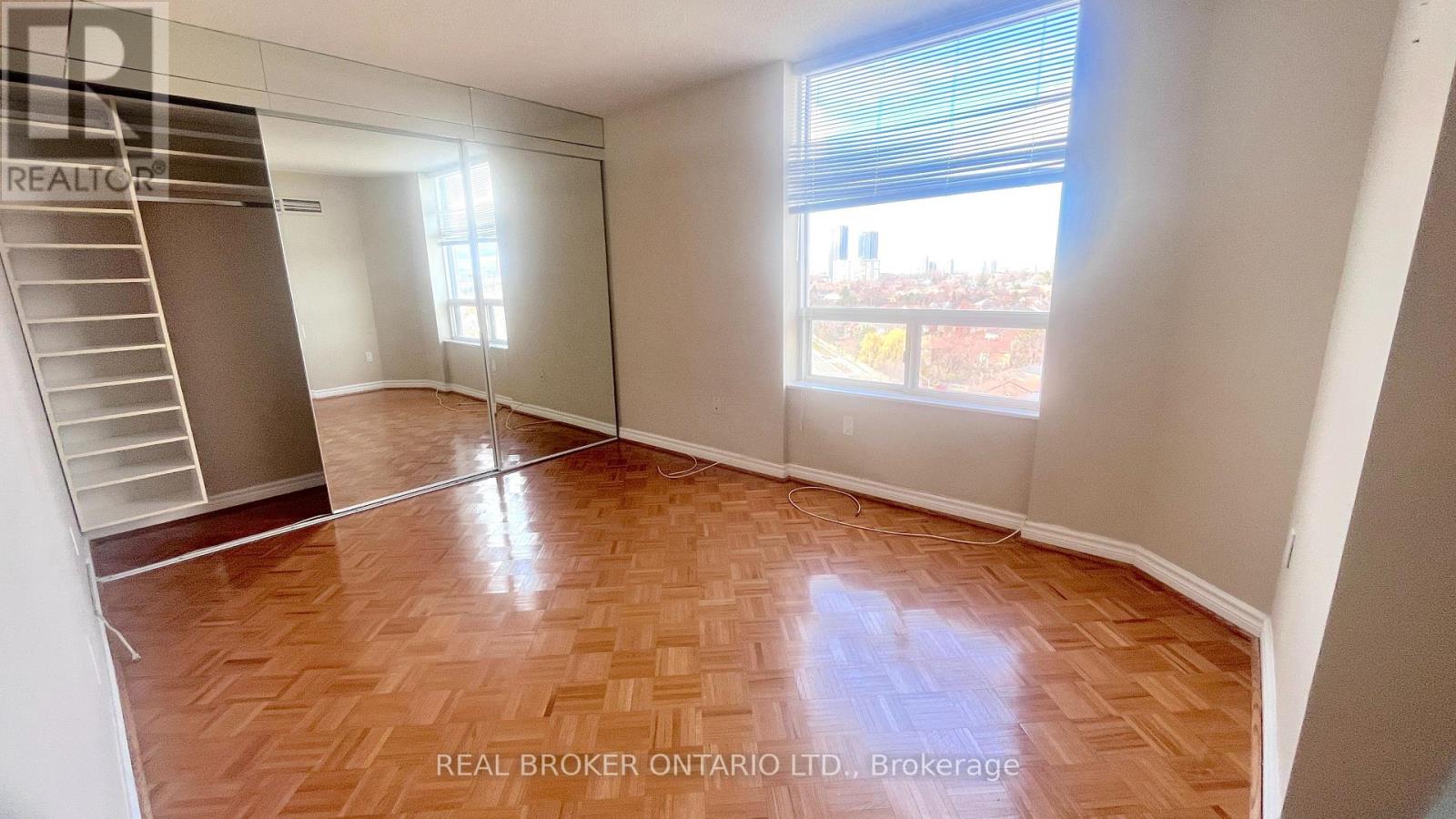#1403 343 CLARK AVENUE W - 19