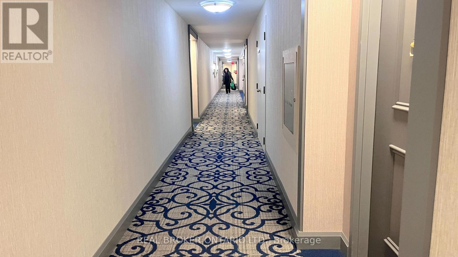 #1403 343 CLARK AVENUE W - 3