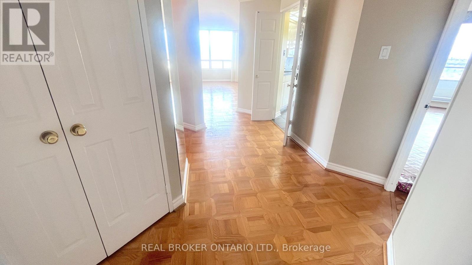 #1403 343 CLARK AVENUE W - 5