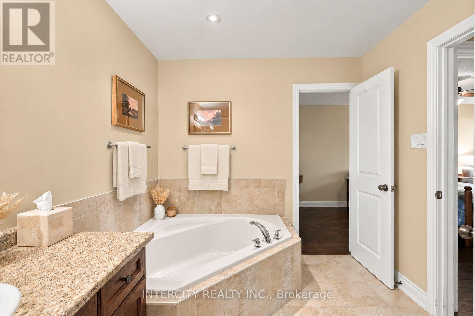 491 SHEWFELT CRESCENT - 11