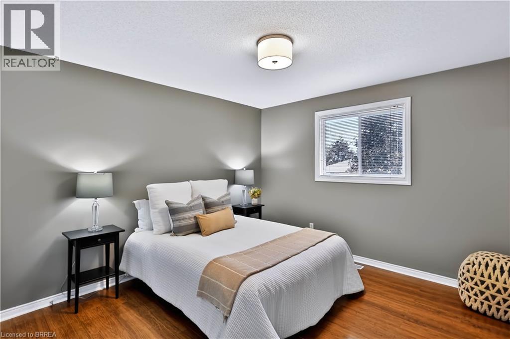 19 HYSLOP Drive - 24