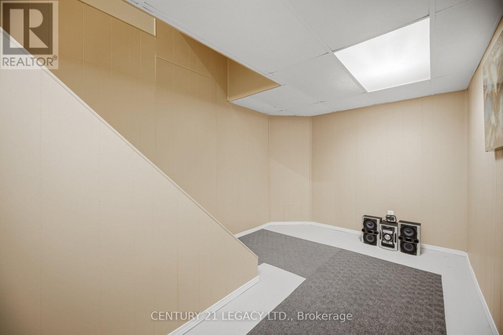 #23 4171 GLEN ERIN DRIVE - 31