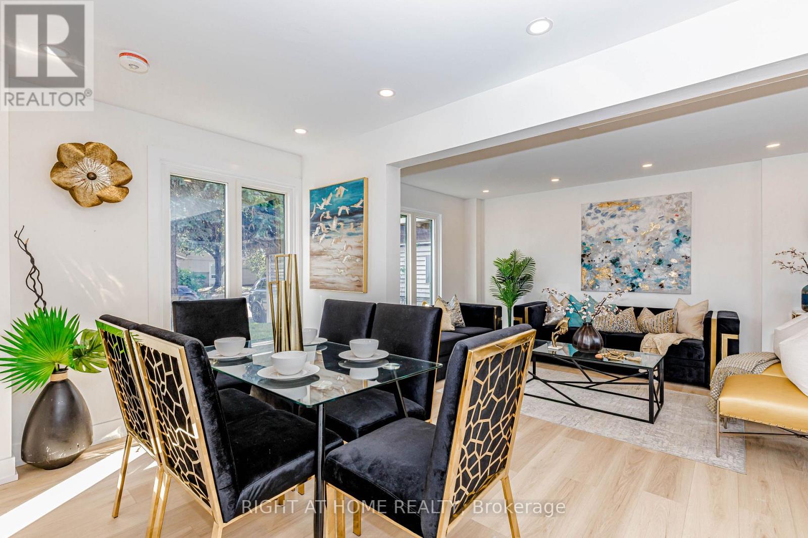 8 HAZELGLEN COURT - 14