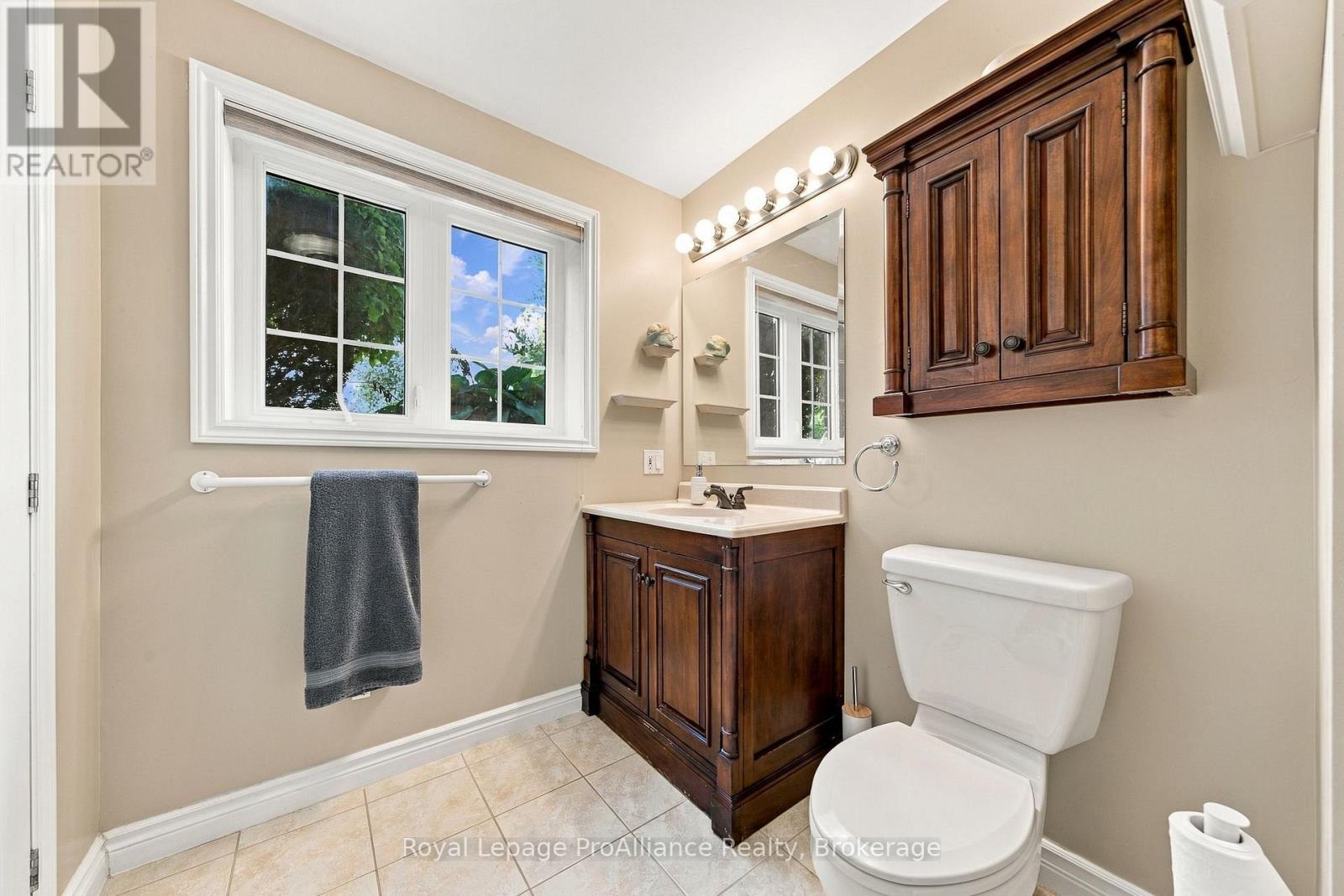 176 Ashley Street — photo 25