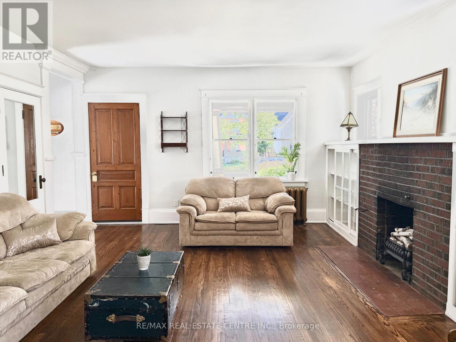 314 MAIN STREET E - 5