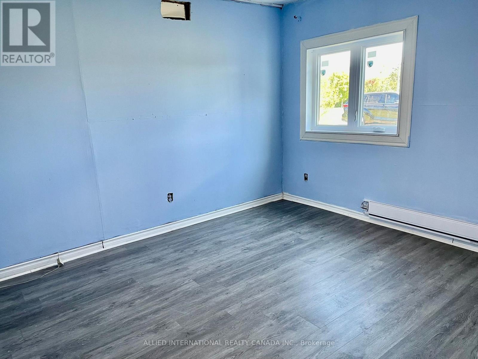 537 BURR ROAD - 26