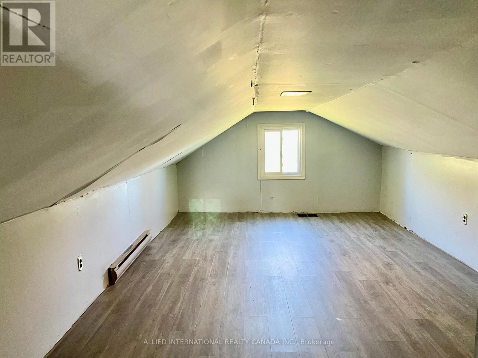 537 BURR ROAD - 31