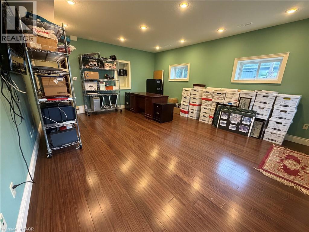 63 DUNEDIN Drive - Image 31