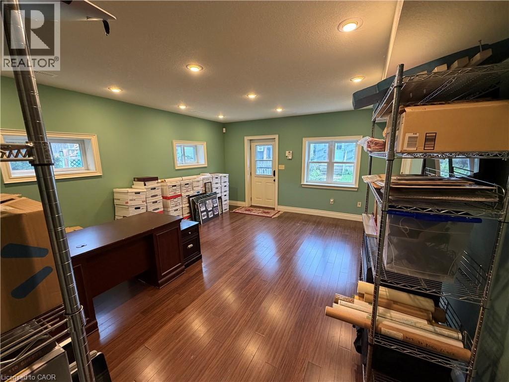 63 DUNEDIN Drive - Image 32