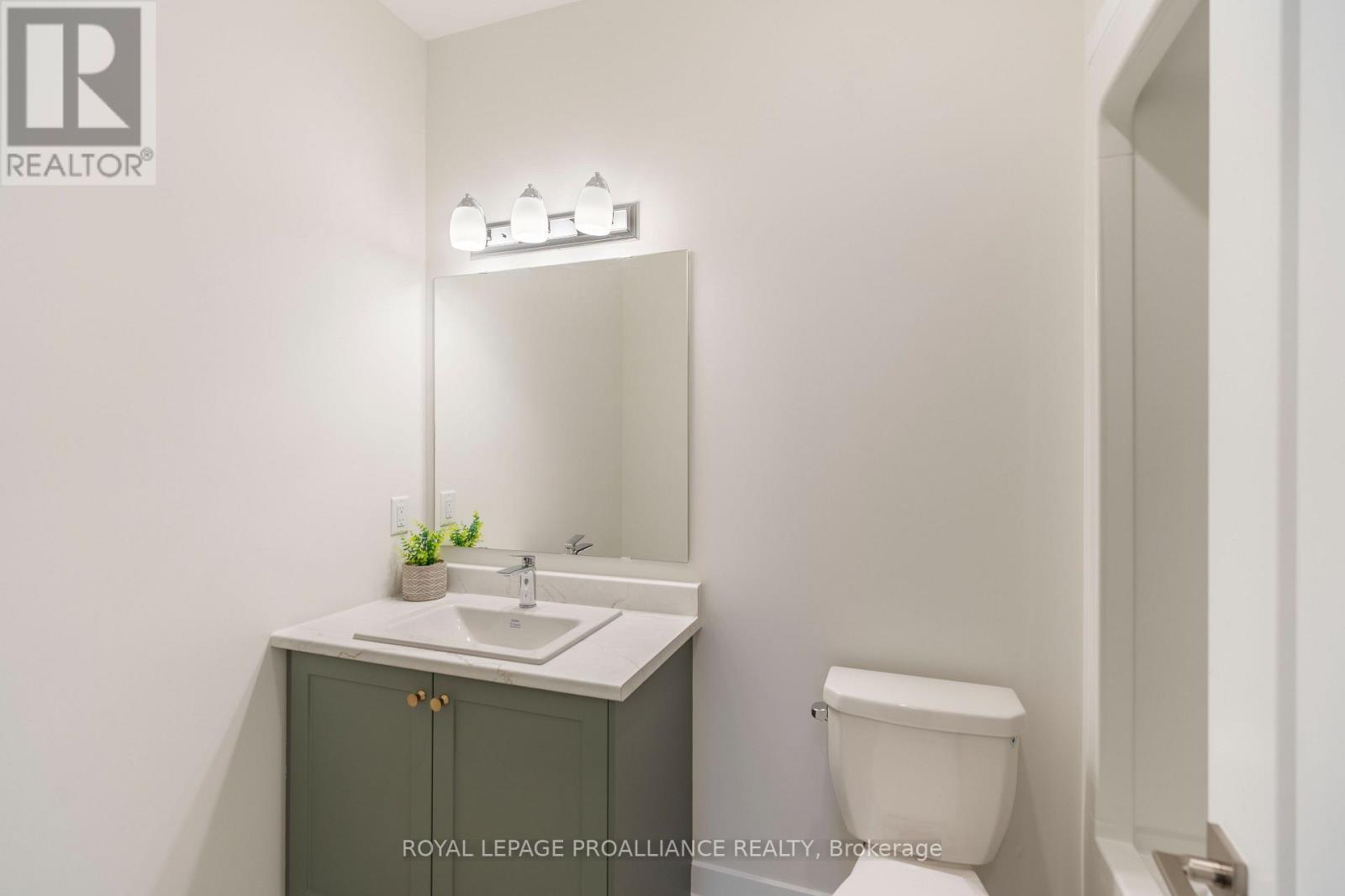 1086 MOORE STREET - Image 11