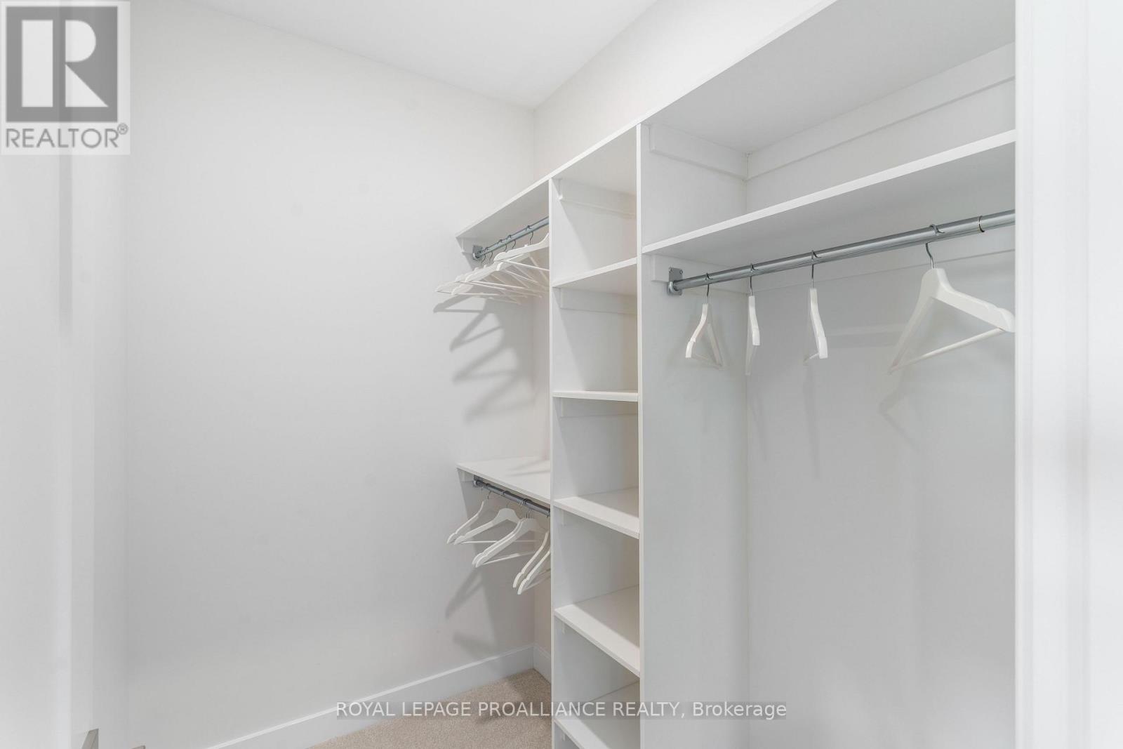 1086 MOORE STREET - Image 17