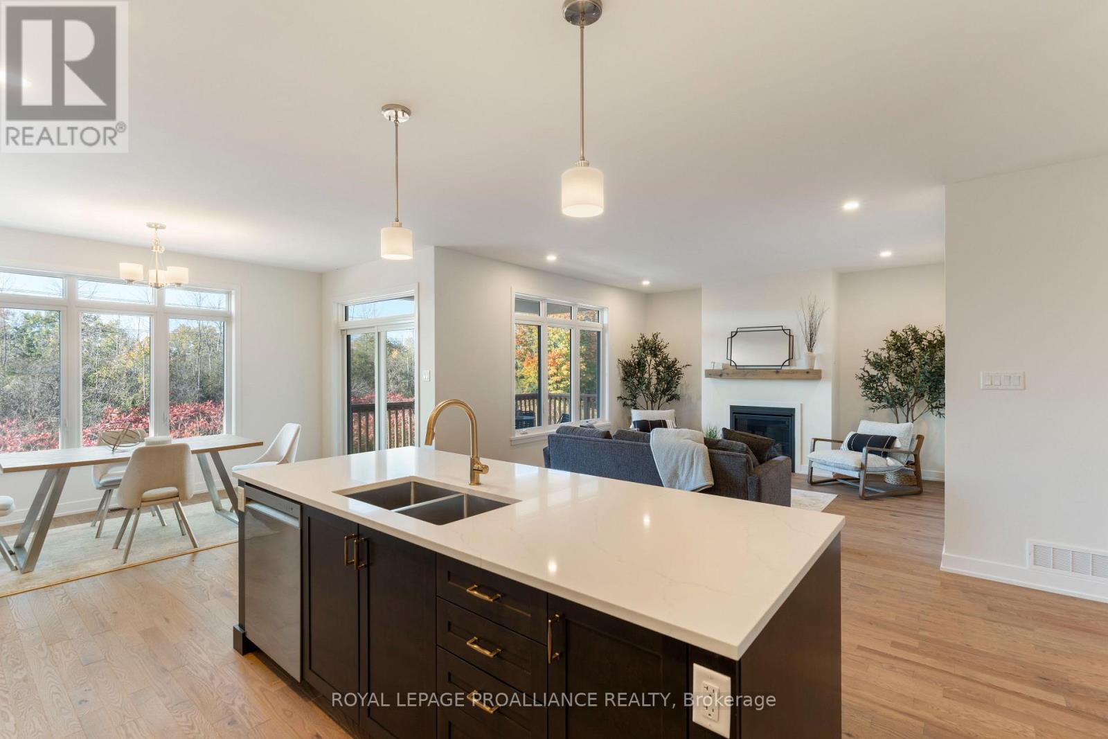 1086 MOORE STREET - Image 30