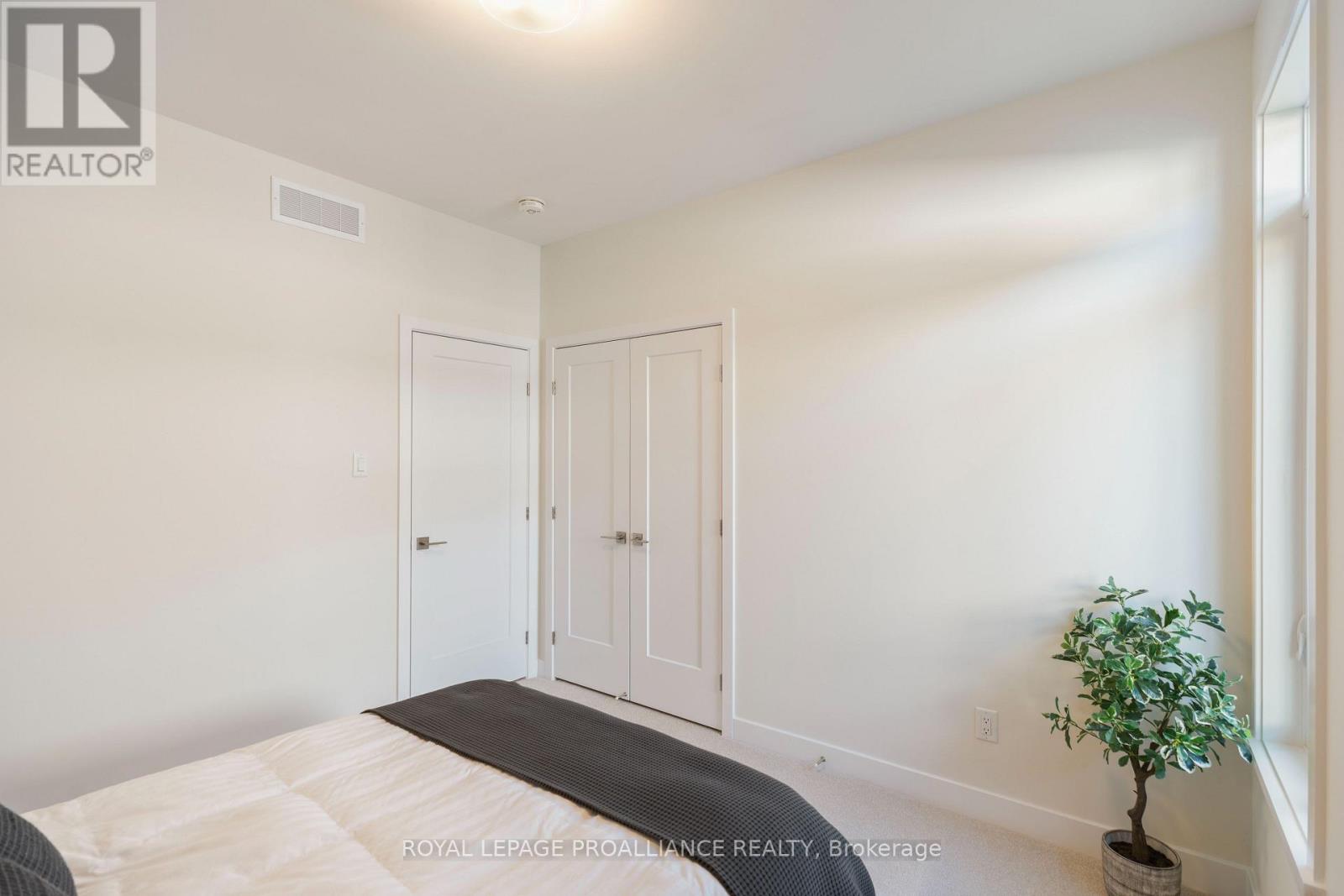 1086 MOORE STREET - Image 9