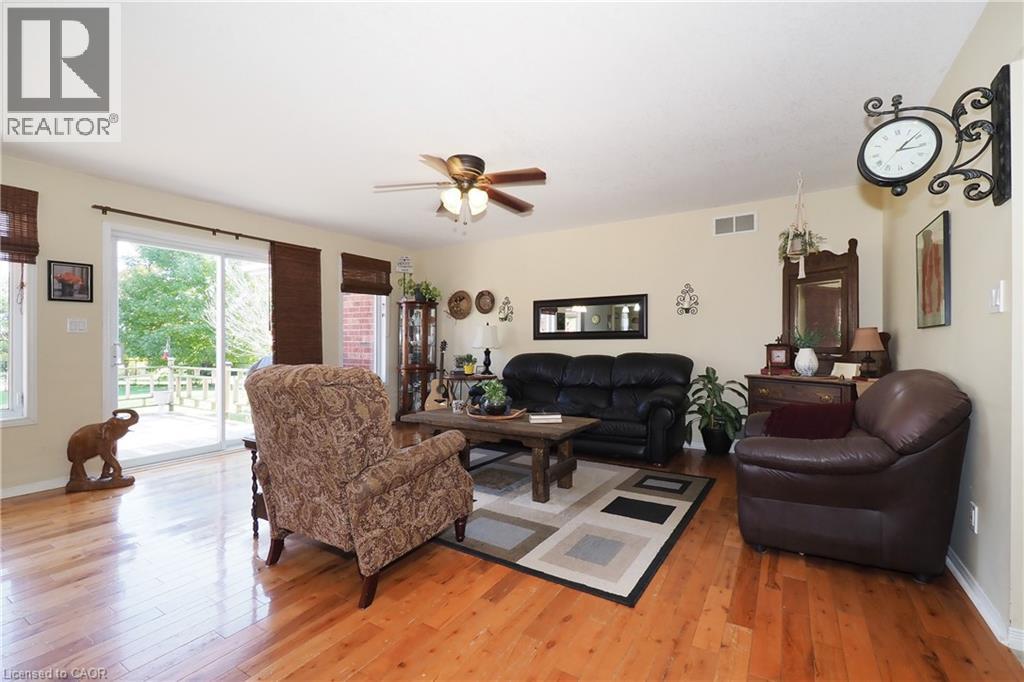 30 NESBITT Street, Mapleton — photo 8
