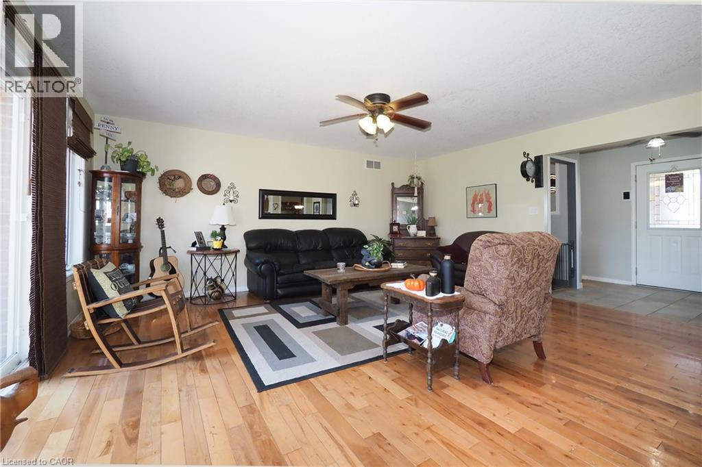 30 NESBITT Street, Mapleton — photo 9