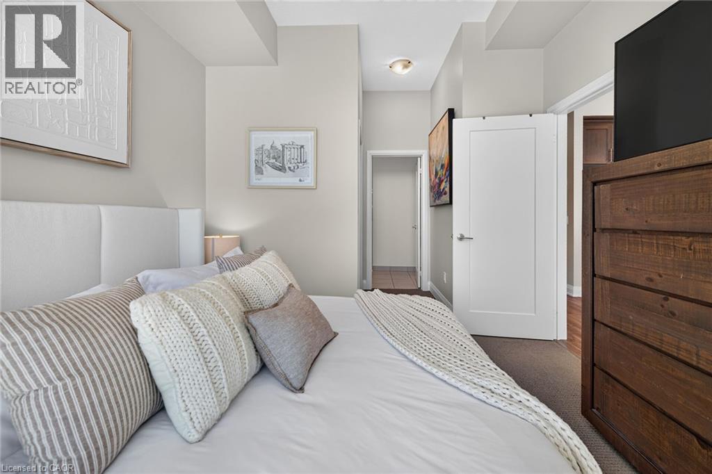 16 Concord Place — photo 32