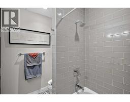 21 Rossmere Road SW - photo 16