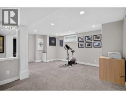 21 Rossmere Road SW - photo 17
