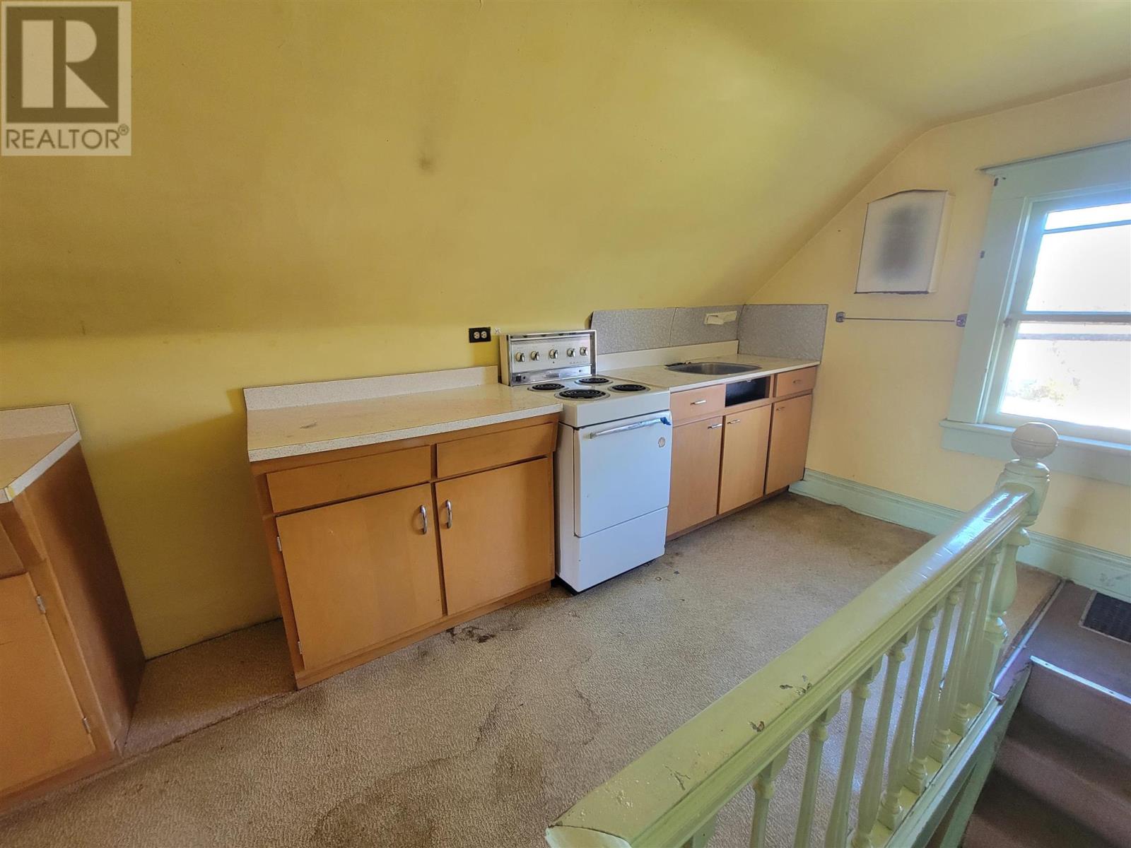 56 Cathcart ST - Image 13