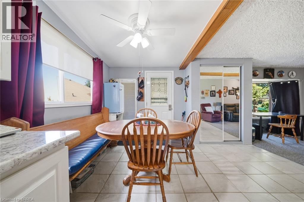 986 COLBORNE Street - 10