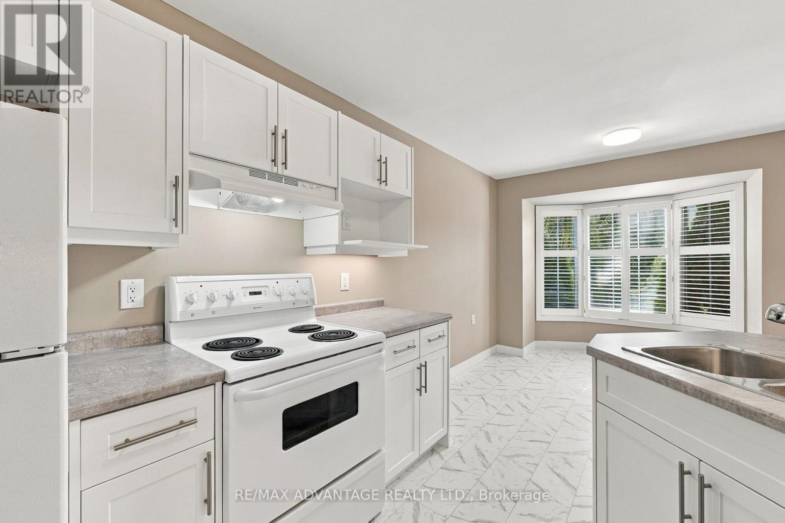 #7 122 SHERWOOD FOREST SQUARE - 11
