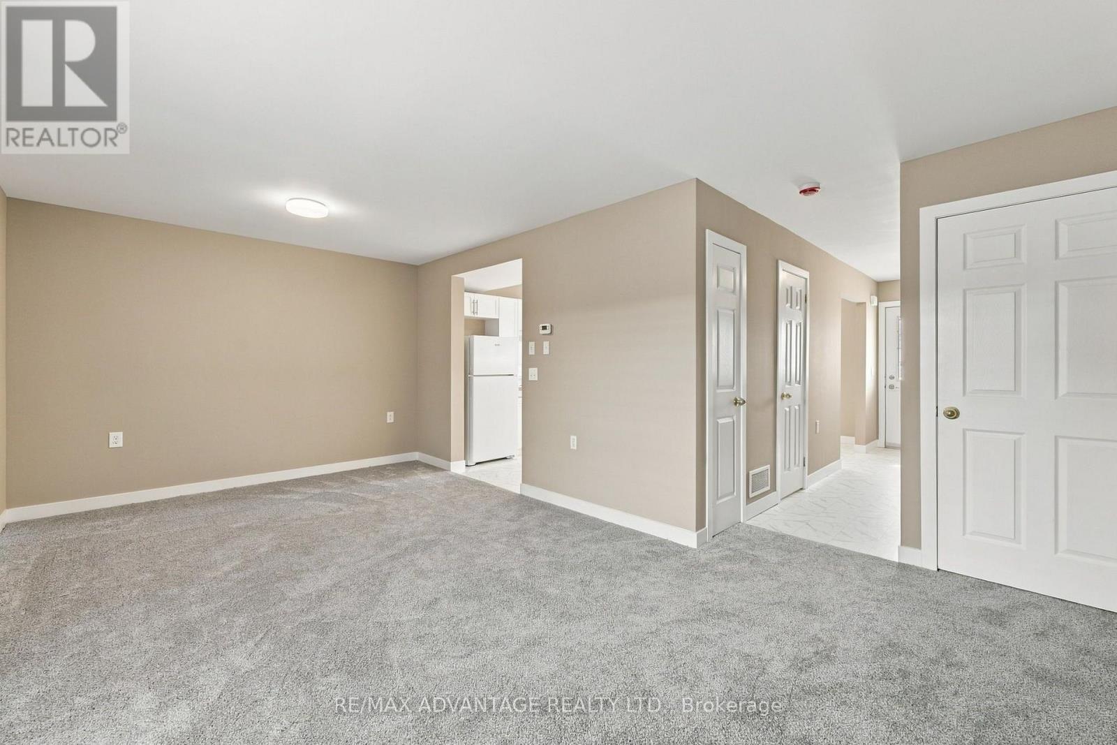 #7 122 SHERWOOD FOREST SQUARE - Image 15