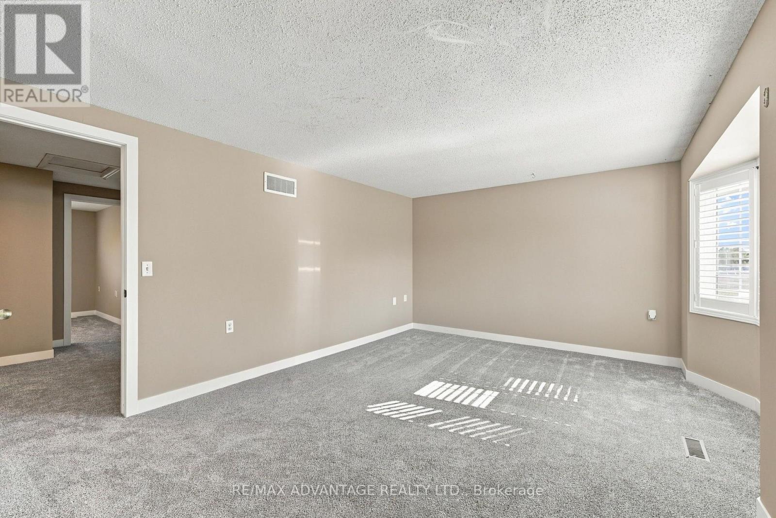 #7 122 SHERWOOD FOREST SQUARE - 21