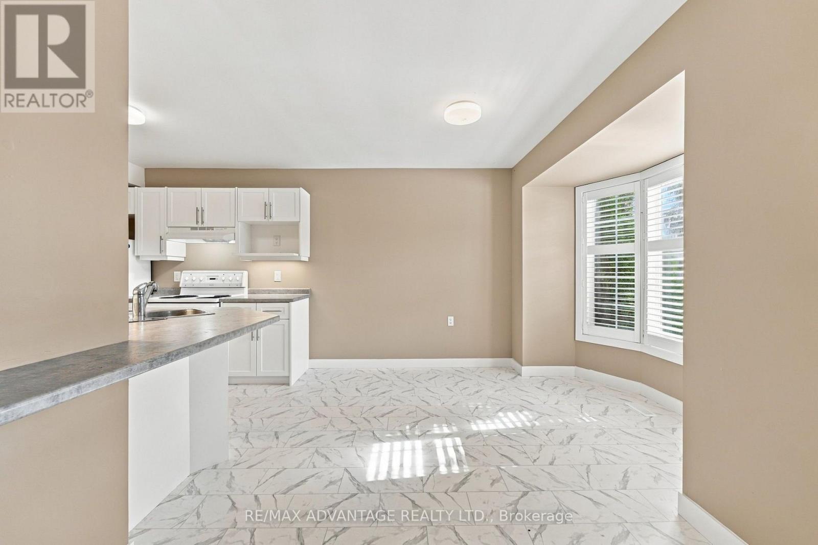 7 - 122 SHERWOOD FOREST SQUARE, London North (North I) — photo 4
