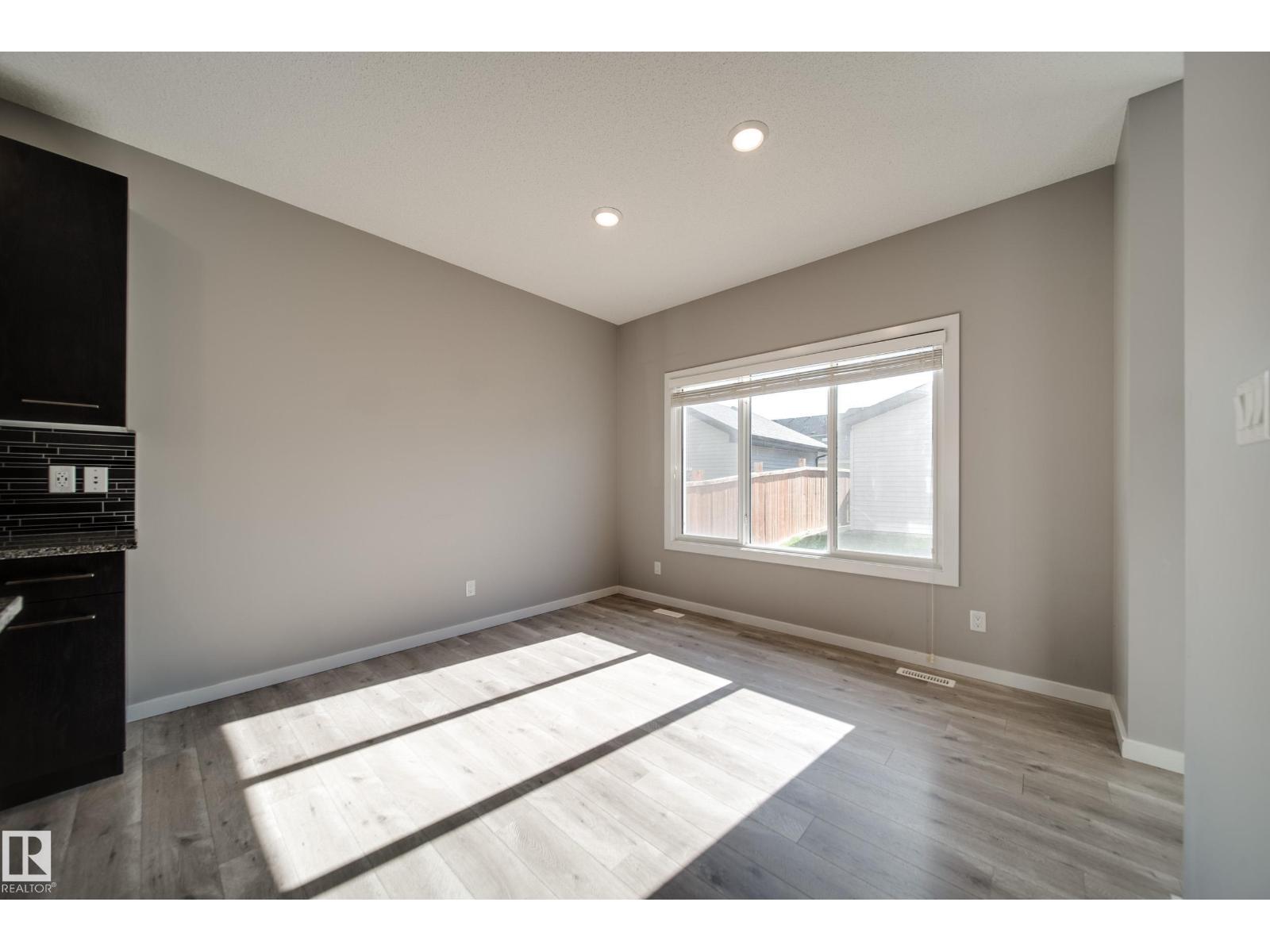 15927 13 Avenue SW, Glenridding Heights — photo 20 of 30: Property photo