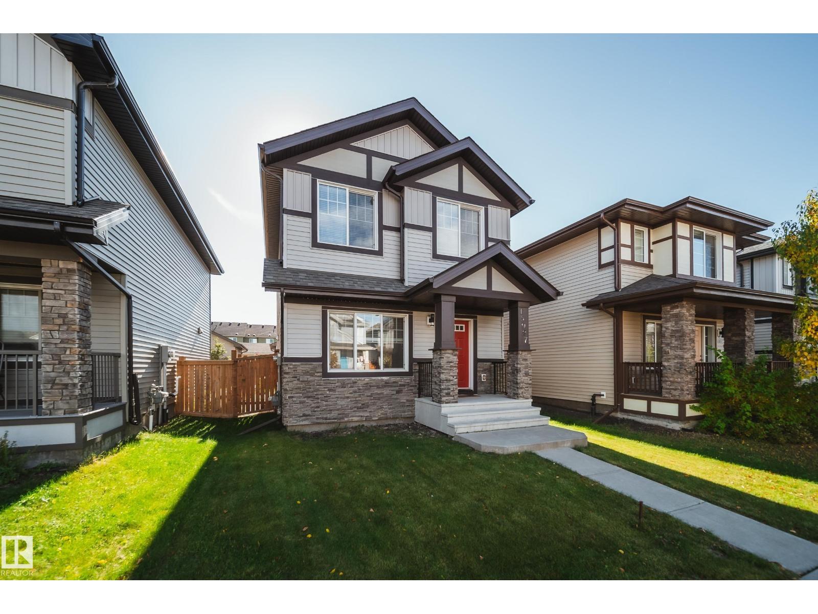 15927 13 Avenue SW, Glenridding Heights — photo 3 of 30: Property photo