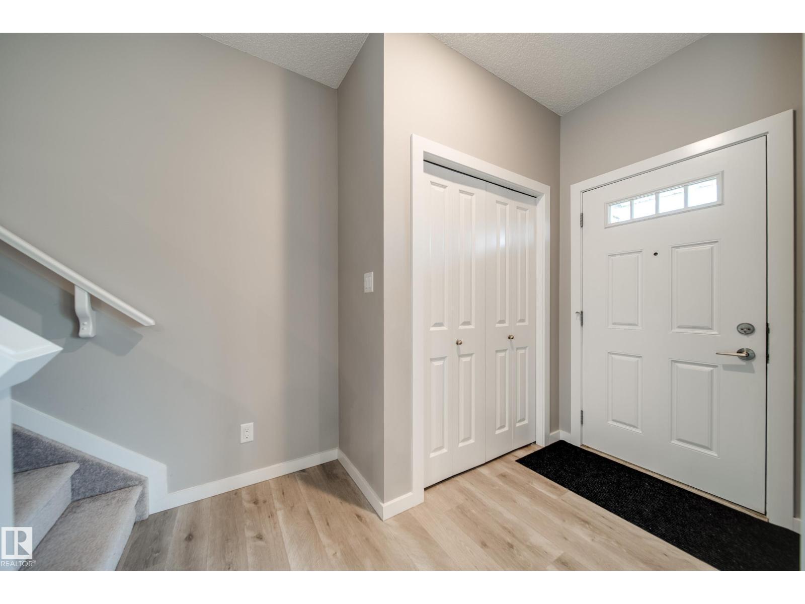 15927 13 Avenue SW, Glenridding Heights — photo 8 of 30: Property photo