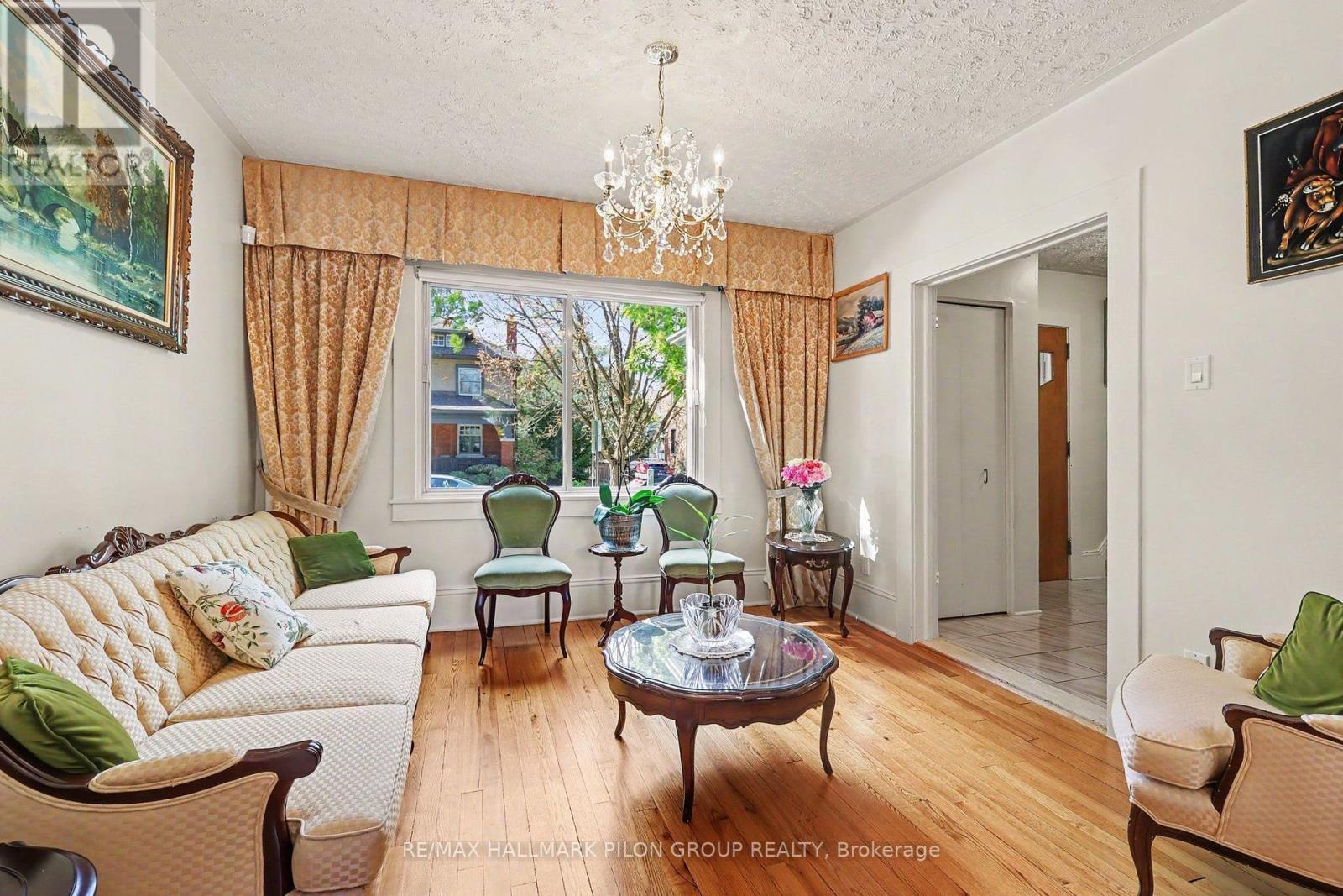 99 HURON AVENUE N - 3