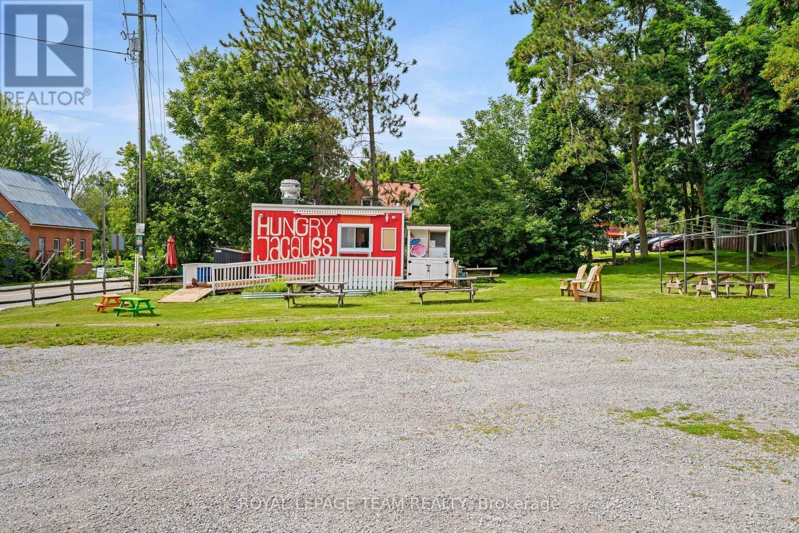 1716 Calabogie Road — photo 36