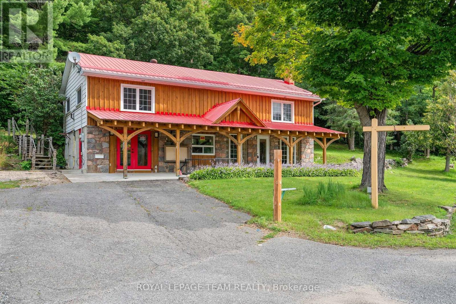 1716 Calabogie Road — photo 45
